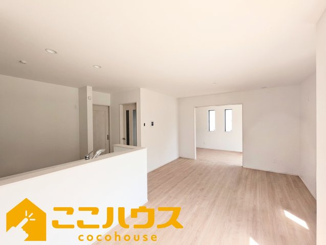 宜野湾市伊佐２丁目　ハートフルタウン　新築戸建て　全６棟　E号棟の居間・リビング|LDK15.25帖