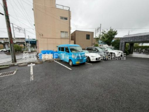 アフィットステージ市川南の駐車場