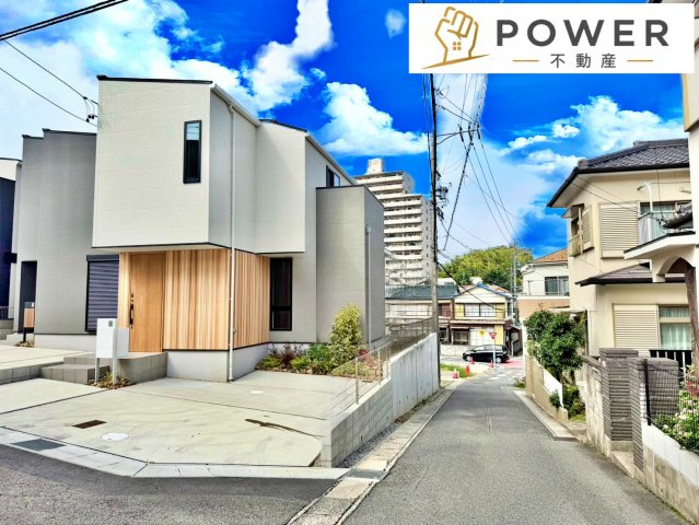 大府市桃山町4期の前面道路含む現地写真|十分な幅が確保されており、車の出し入れもスムーズ。お子様の送り迎えなど、日常の動作も快適に行えます。									
									