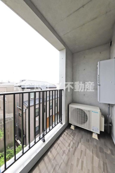 【バルコニー】 | エクセルシオール荏原町 | 暖かな日差しのふりそそぐバルコニー