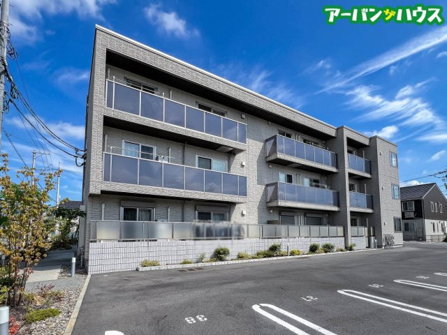 トリフォリアの外観