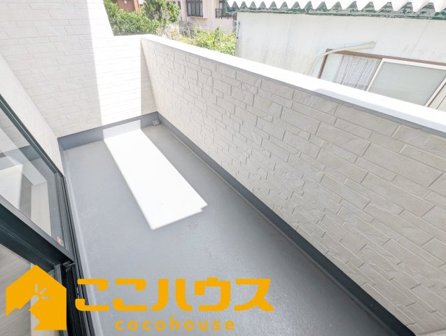 宜野湾市伊佐２丁目　ハートフルタウン　新築戸建て　全６棟　F号棟のバルコニー|急な雨でも安心のインナーバルコニー
