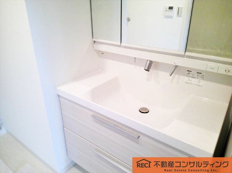 甲南ドルチェ六甲の独立洗面台
