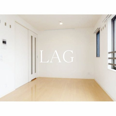 【居間・リビング】 | シャンパニーイン | 洋室のお部屋です。