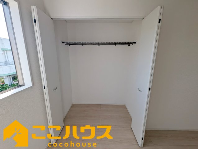 糸満市照屋第３　クレイドルガーデン　新築戸建て　全４棟　１号棟の収納|洋服が多い方でも安心の収納力