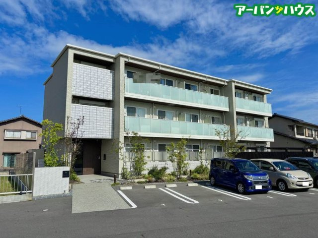 カーメストの外観