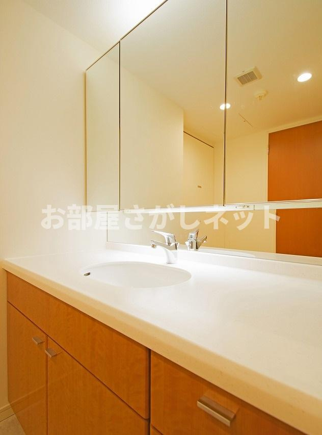 ラ・トゥール神楽坂【高級賃貸・ブランドマンション】の洗面所