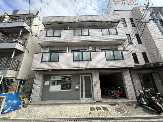 サニーサイド吉田駅前の外観