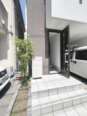 【エントランス】 | 港南台１丁目戸建て