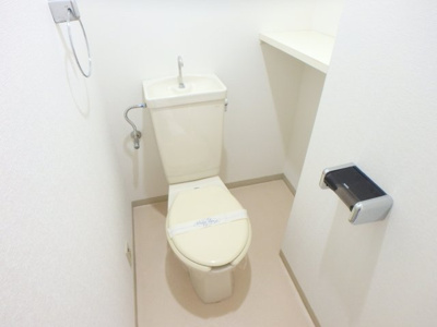 【トイレ】 | ロイヤルメゾン西宮北口VII | おしゃれな居間です