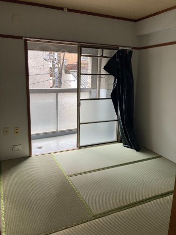福岡市中央区平尾１丁目の賃貸マンションの居間・リビング