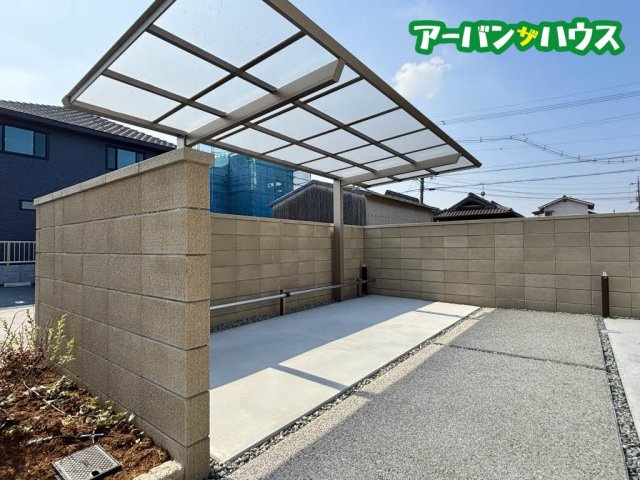 ヴァン・ヴェールBの駐車場