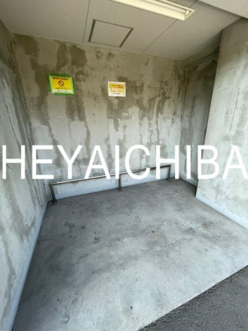 Chlorisの駐車場