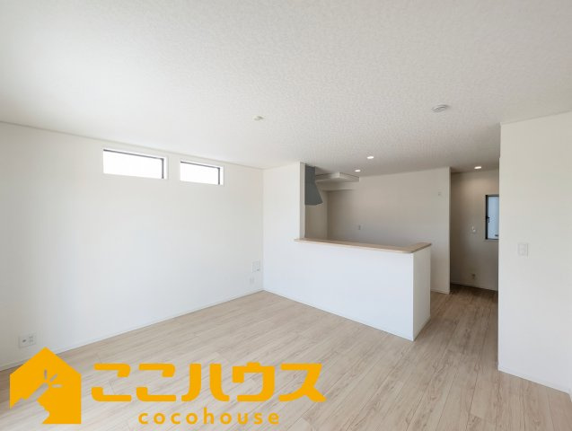糸満市照屋第３　クレイドルガーデン　新築戸建て　全４棟　2号棟の居間・リビング|LDK15.2帖