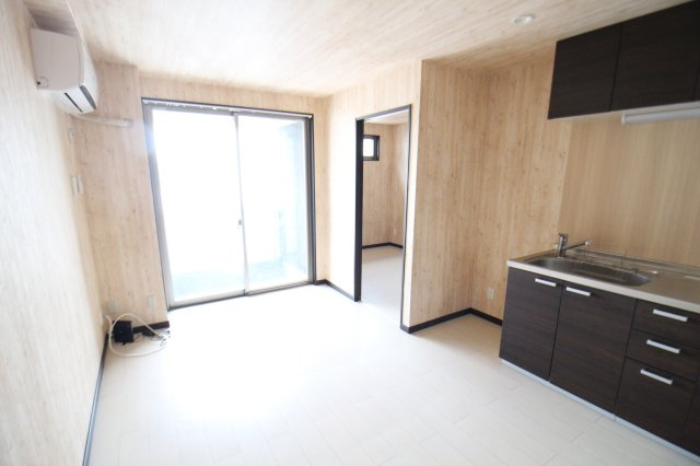大阪市西成区松１丁目の賃貸マンションのその他|ゆったりとした居間です