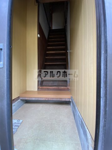 弓削パークハイツの玄関