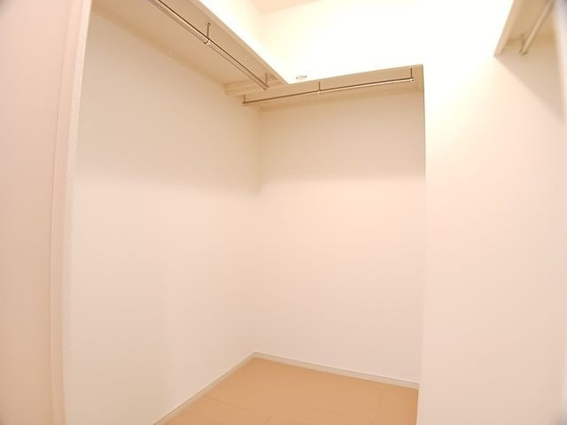 フローラ春日の収納