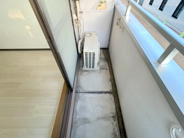 R・マンションのバルコニー