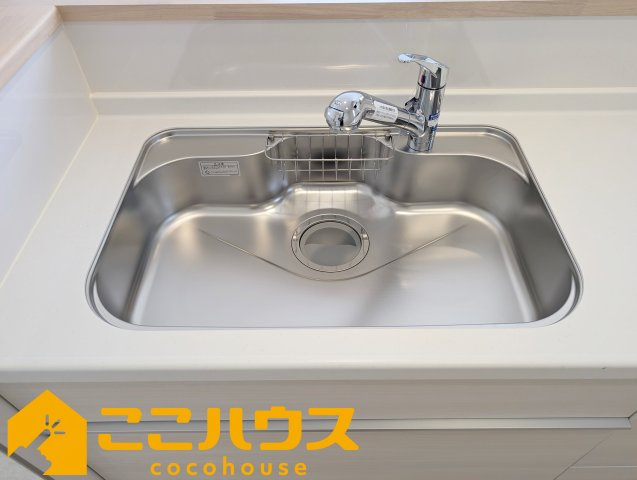 糸満市照屋第３　クレイドルガーデン　新築戸建て　全４棟　4号棟のキッチン|洗い物のしやすいワイドシンク