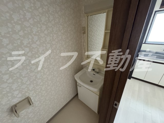 稲田大発マンションの独立洗面台|独立洗面化粧台が付いています