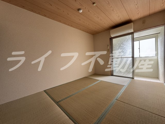 稲田大発マンションの和室|畳の上でゆっくりとくつろげる和室です
