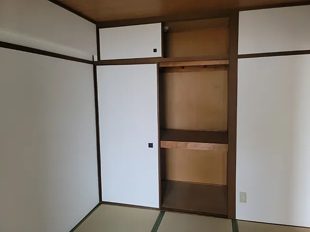 神戸市灘区曾和町２丁目の賃貸マンションの収納
