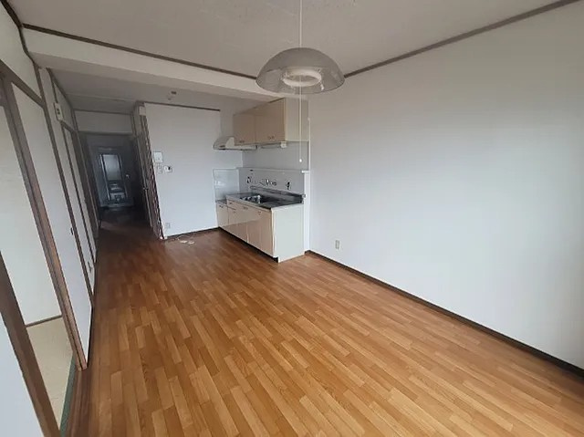 神戸市灘区曾和町２丁目の賃貸マンションの居間・リビング