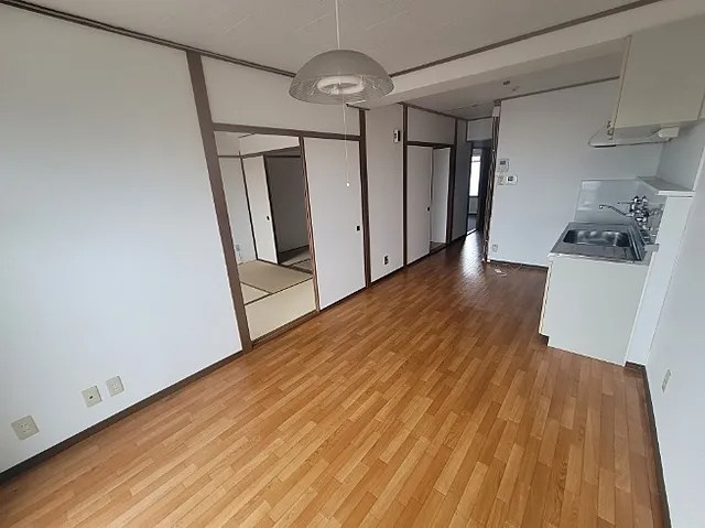 神戸市灘区曾和町２丁目の賃貸マンションの居間・リビング