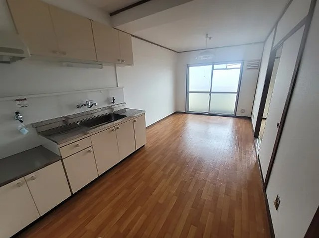 神戸市灘区曾和町２丁目の賃貸マンションの居間・リビング