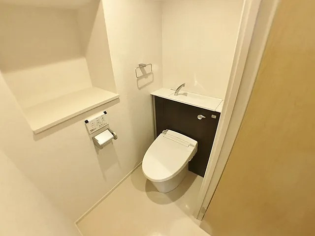 神戸市中央区宮本通３丁目の賃貸マンションのトイレ