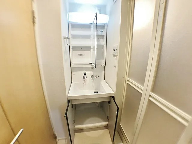 神戸市中央区宮本通３丁目の賃貸マンションの洗面所