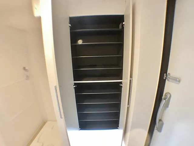 神戸市中央区宮本通３丁目の賃貸マンションの収納