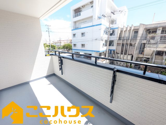 宜野湾市伊佐3丁目289番　ハートフルタウン　新築戸建て　全2棟　A号棟のバルコニー|急な雨でも安心のインナーバルコニー