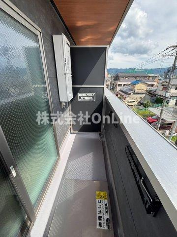 東大阪市若江北町３丁目のアパートのバルコニー