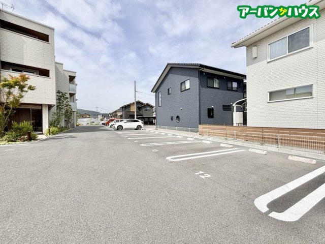 リルーエの駐車場