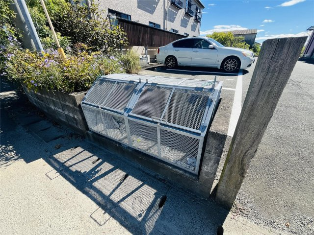 ミホ・コーポの駐車場|駐車スペースもあります