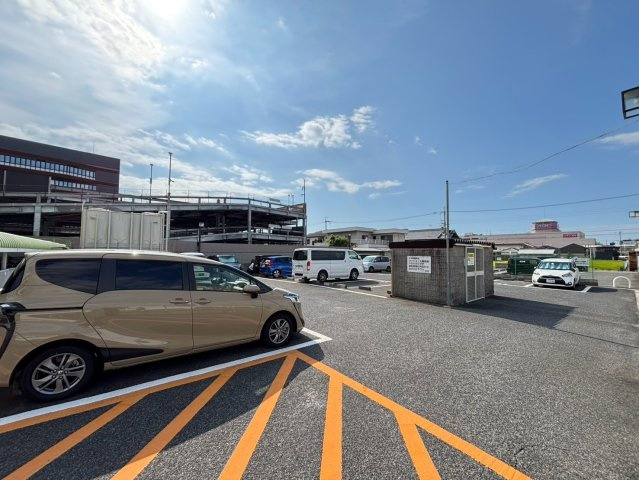 グランディール　和泉の駐車場