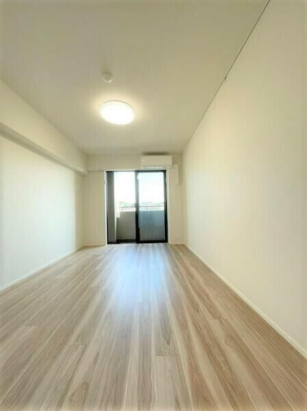 ＳＨＯＫＥＮ　Ｒｅｓｉｄｅｎｃｅ横浜ＷＥＳＴの居間・リビング