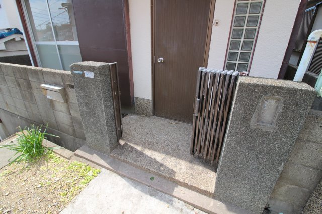 舞子坂3丁目戸建のエントランス