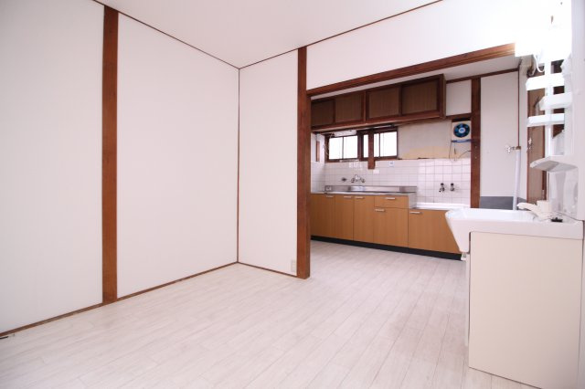 舞子坂3丁目戸建の居間・リビング