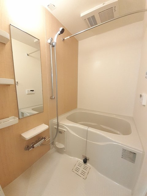 コンパクトで使いやすいお風呂です