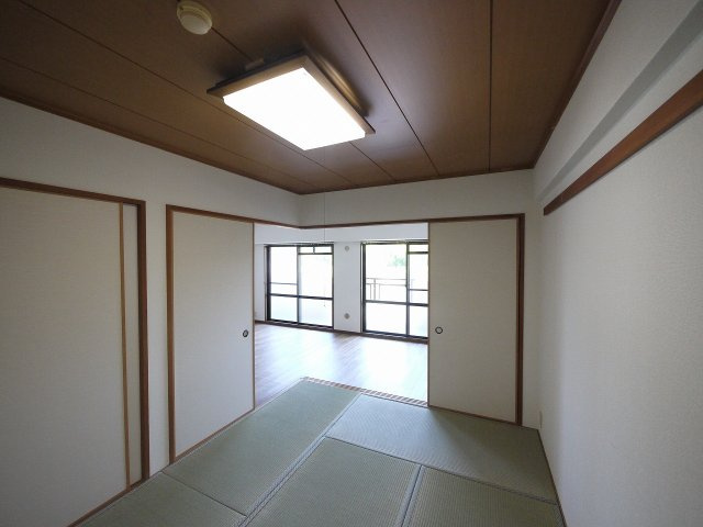 コートヒルズの和室