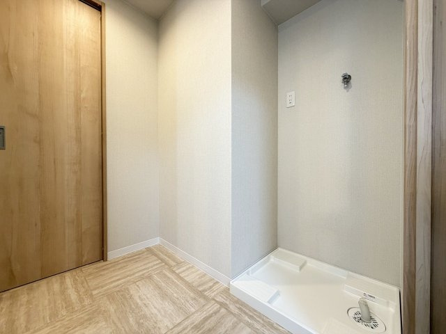サンレスポアールの洗面所|室内に洗濯機置き場有。（R8.9撮影）