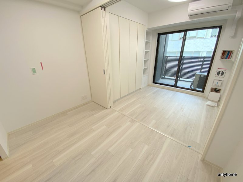 ソルレヴェンテ北堀江Q　仲介手数料無料の居間・リビング