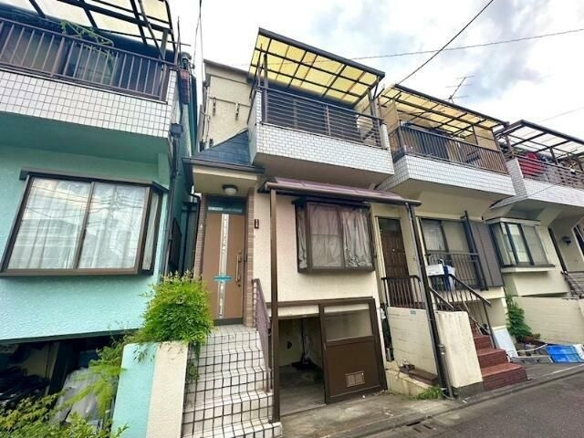 弥生町１丁目戸建の外観