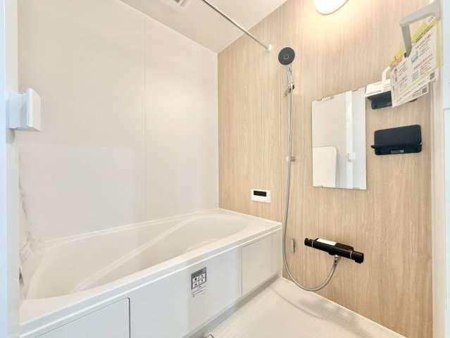 大府市桃山町4期の浴室|浴室暖房乾燥機付きで、家族みんなが快適に使えるバスタイム。冬場や雨の日も心強い設備です。									
									