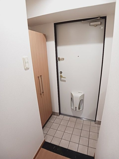 【玄関】プレッサ泉中央 
