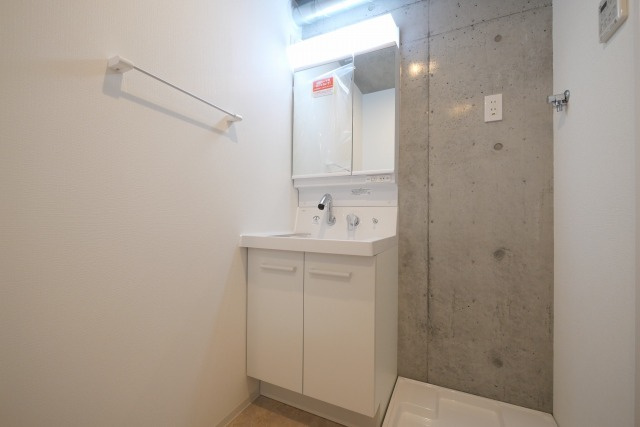 大阪市港区弁天５丁目の賃貸マンションの洗面所