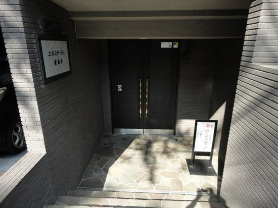 世田谷区豪徳寺１丁目の賃貸マンションのエントランス