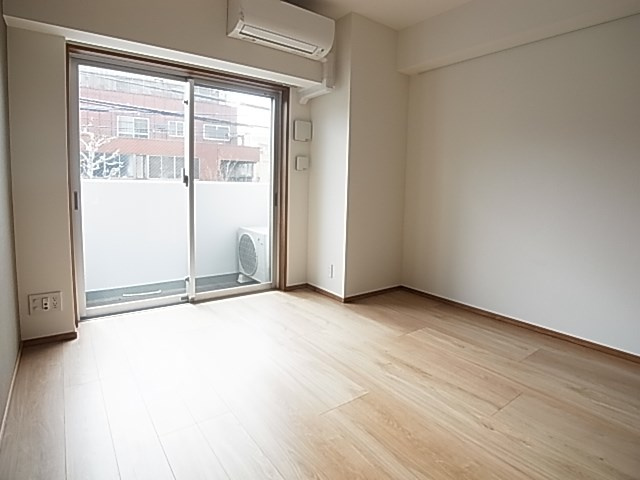 Ｒｉｓｉｎｇ　Ｐｌａｃｅ綾瀬二番館の居間・リビング